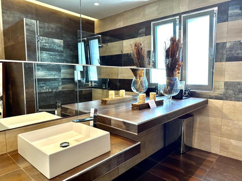 Leblanc Luxurious Beachfront Villa, Gcollectiongr Ermioni Esterno foto