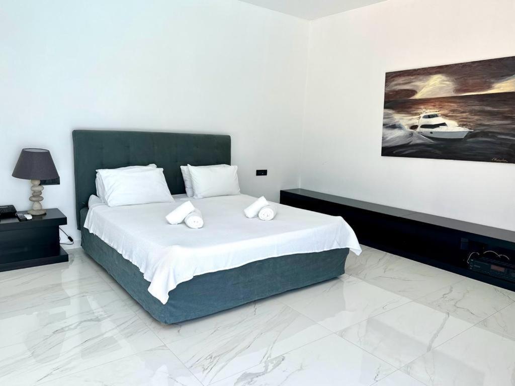 Leblanc Luxurious Beachfront Villa, Gcollectiongr Ermioni Esterno foto