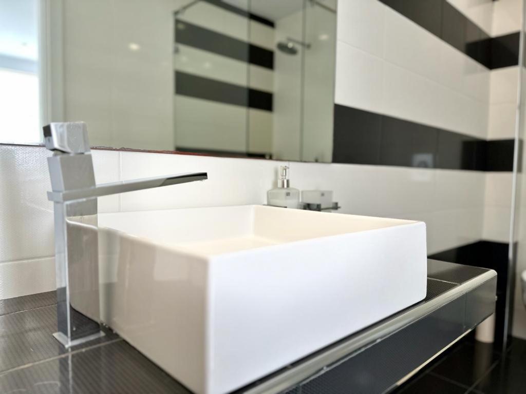 Leblanc Luxurious Beachfront Villa, Gcollectiongr Ermioni Esterno foto
